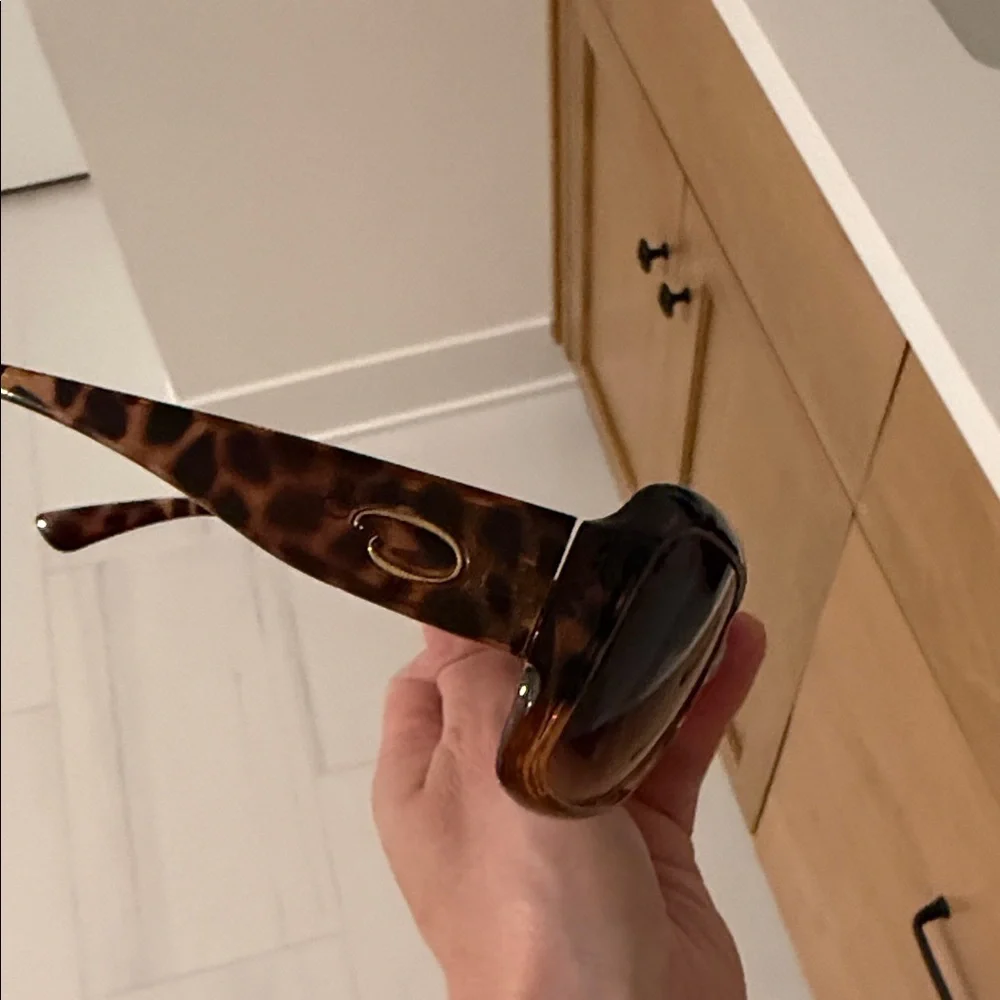 Oscar De La Renta Tortoiseshell Brown Women's Sunglasses - Designer Style